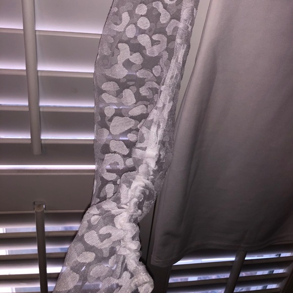 Lucy In the Sky white mini dress, brand new - Picture 2 of 2